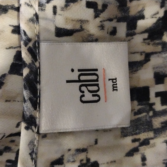 Cabi Shatter Blouse EUC - Picture 4 of 5